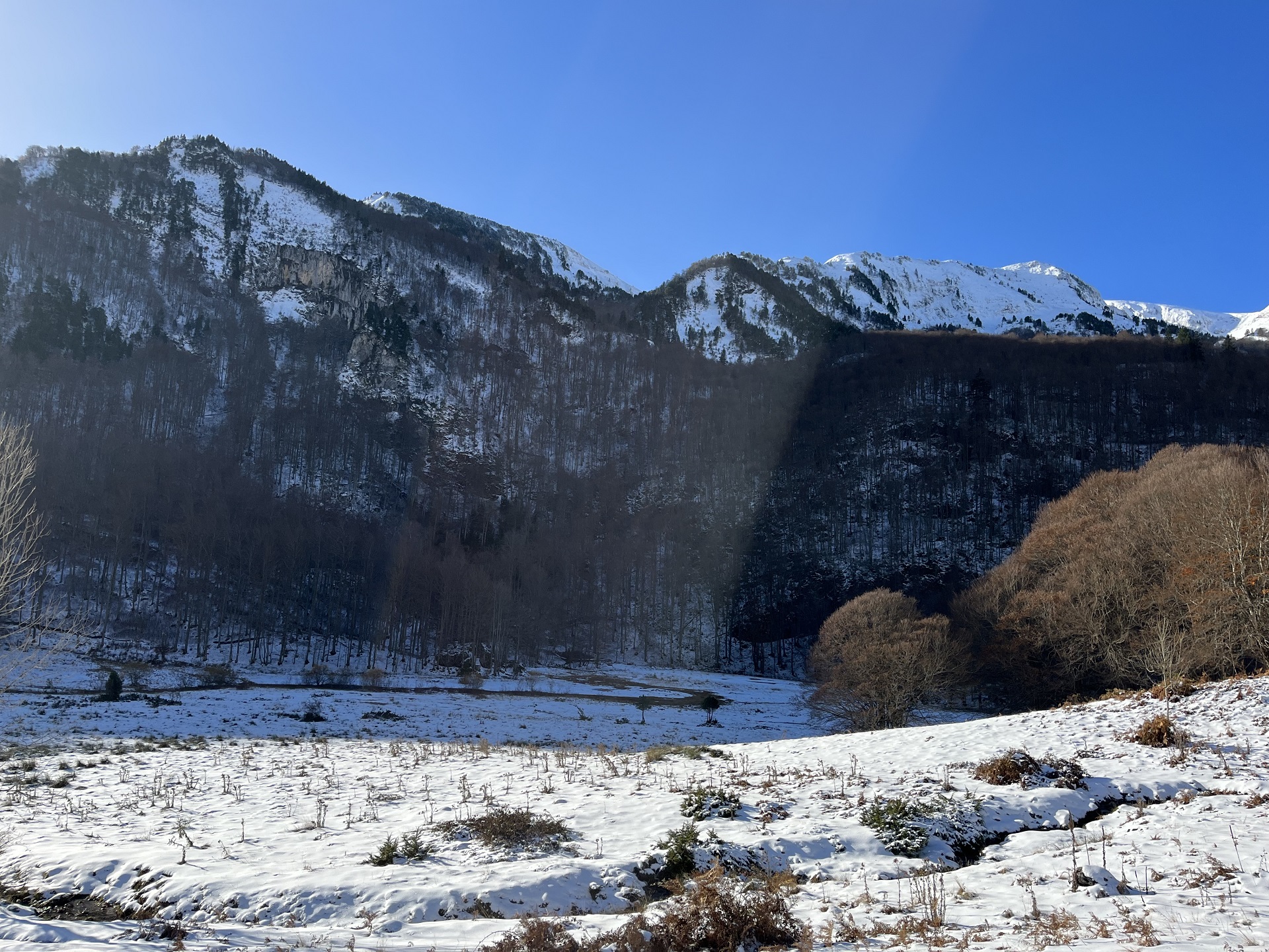 Site de la Tourbière de Bernadouze et du bassin de Vicdessos sous la neige 